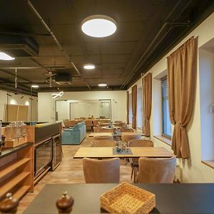 Chors Like A Hotel - 1St World Nft Block & Art Capsule Hostel Metachors